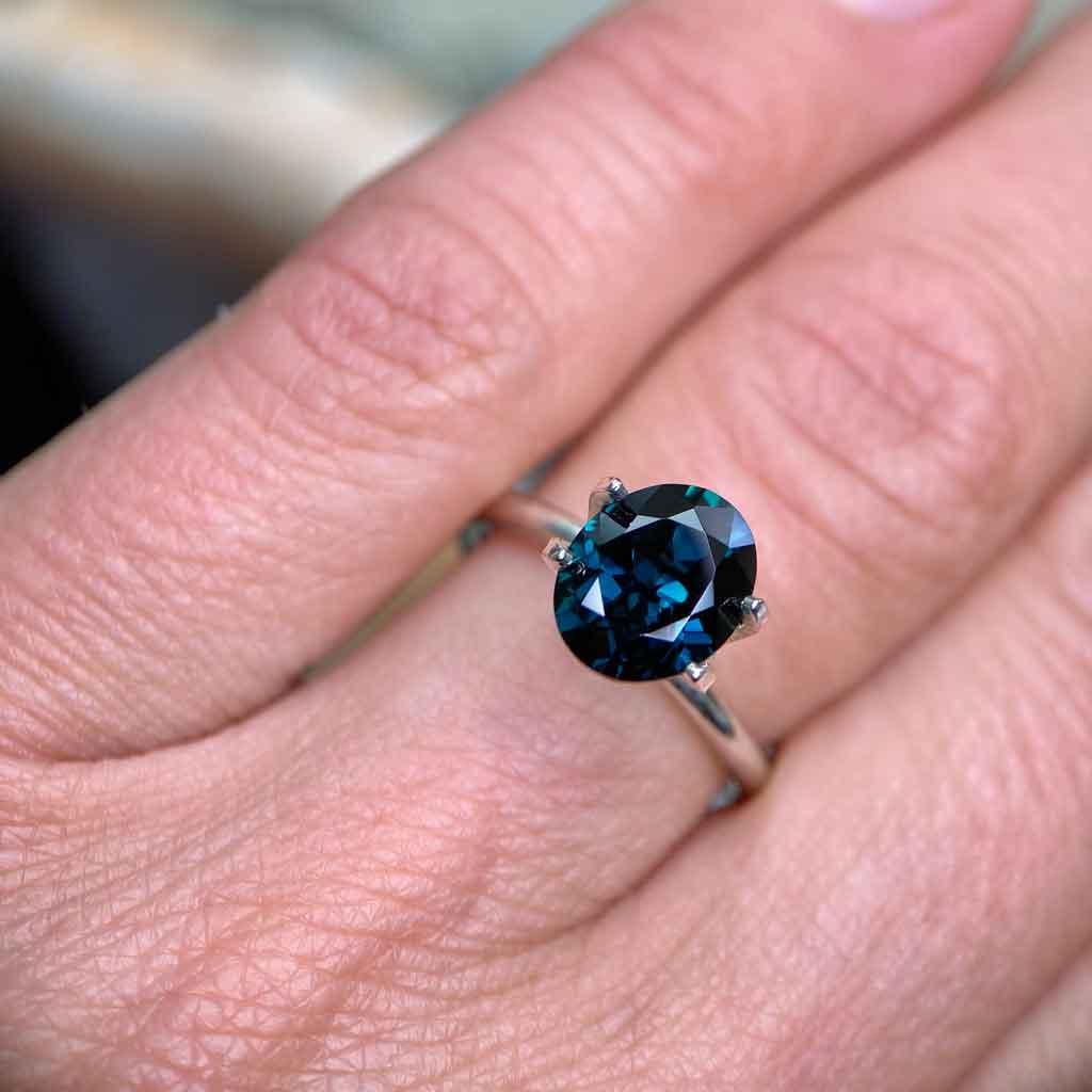 2.37ct oval Australian teal sapphire - Lizunova Fine Jewels