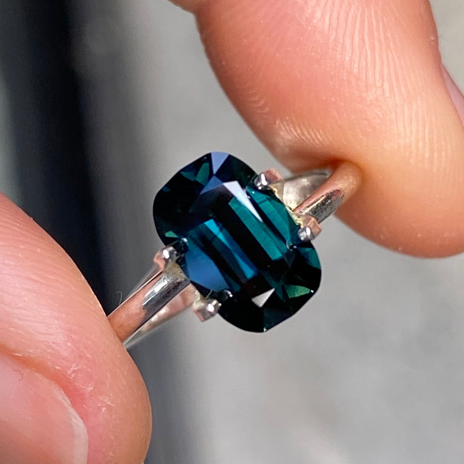 Australian-parti-teal-sapphire-bespoke-engagement-ring-Sydney-jeweller-Lizunova-Fine-Jewels