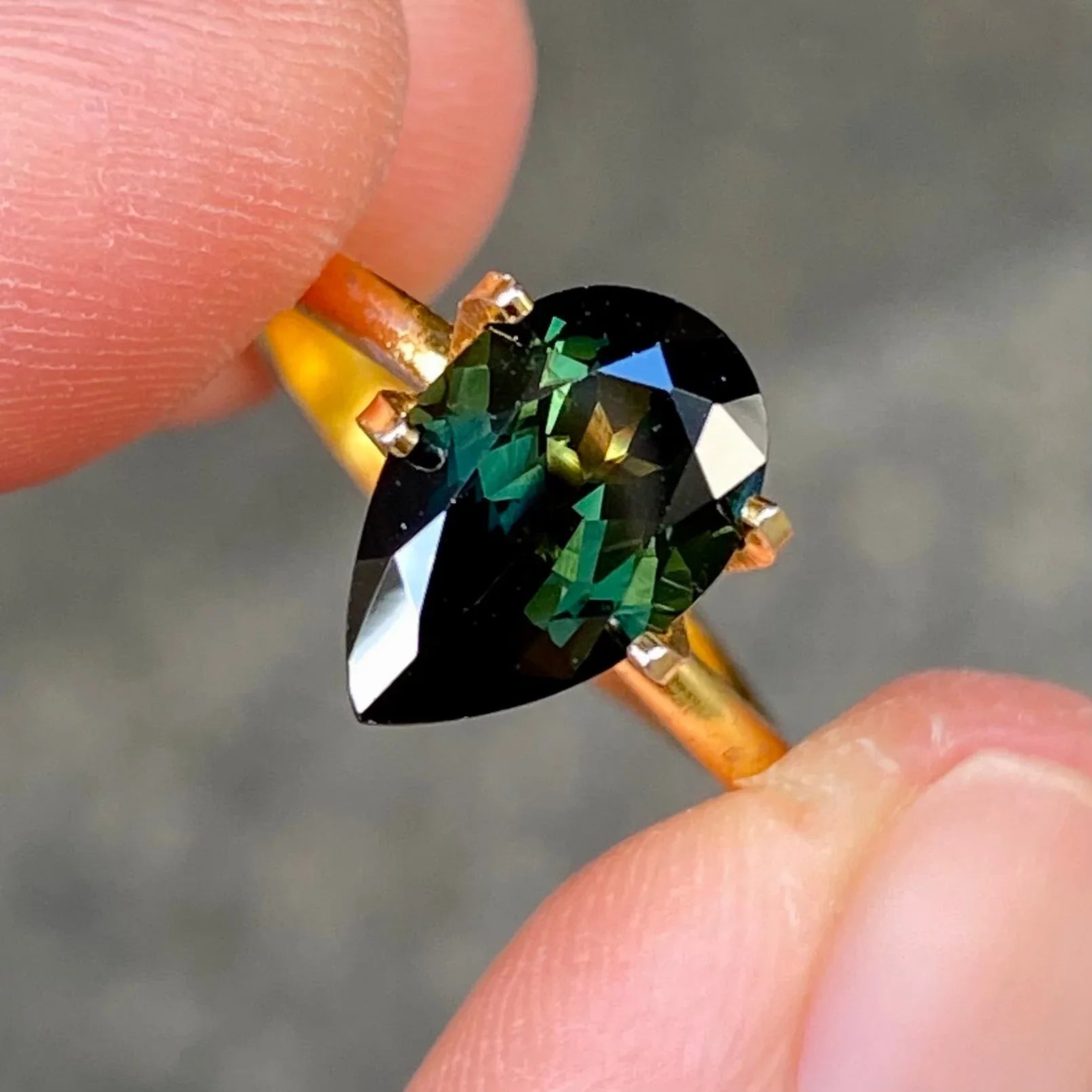 2.72ct pear cut Australian parti sapphire - Lizunova Fine Jewels