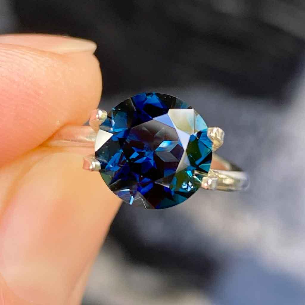 2.78ct round Australian teal sapphire - Lizunova Fine Jewels