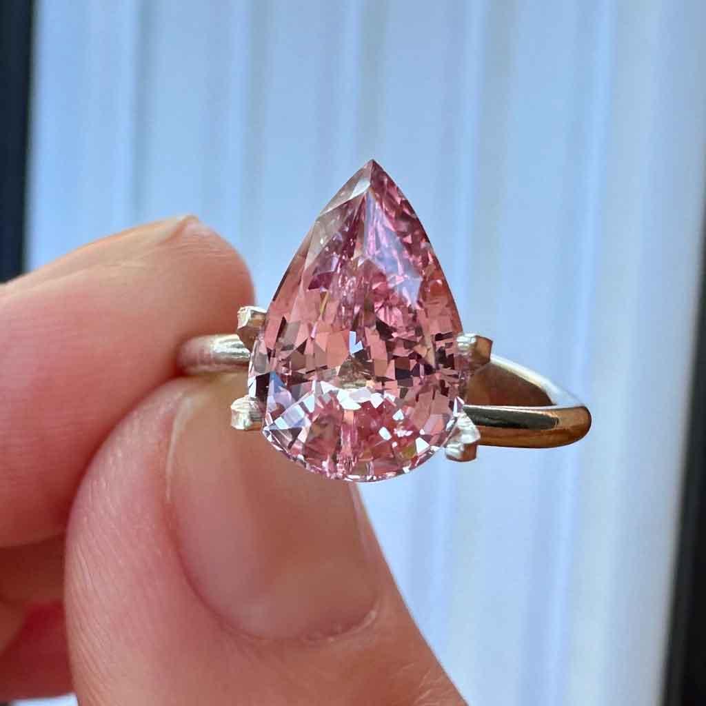 2.98ct pear cut Padparadscha sapphire - Lizunova Fine Jewels