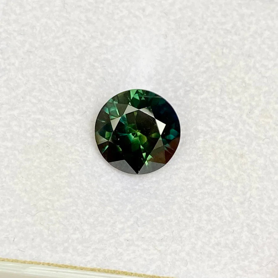 3.02ct round Australian green sapphire - Lizunova Fine Jewels
