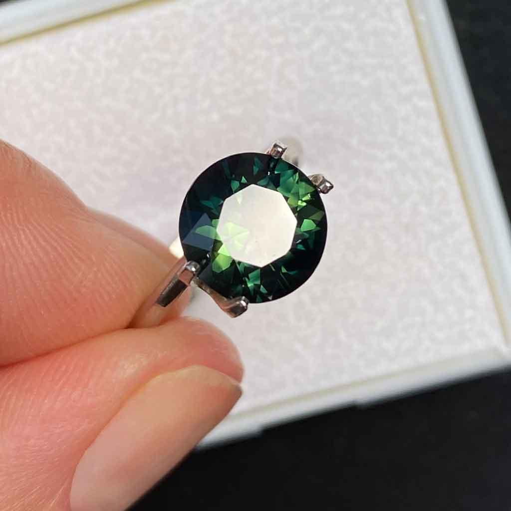3.02ct round Australian green sapphire - Lizunova Fine Jewels
