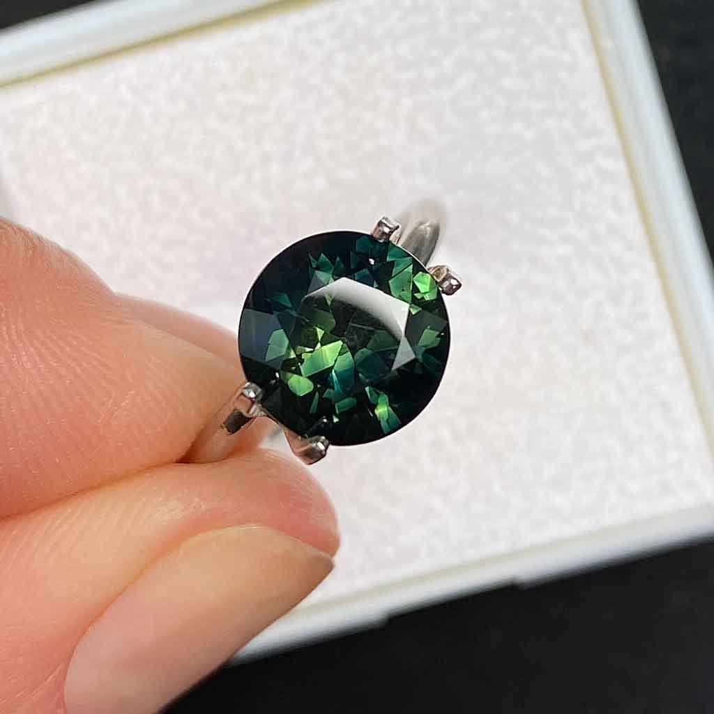 3.02ct round Australian green sapphire - Lizunova Fine Jewels