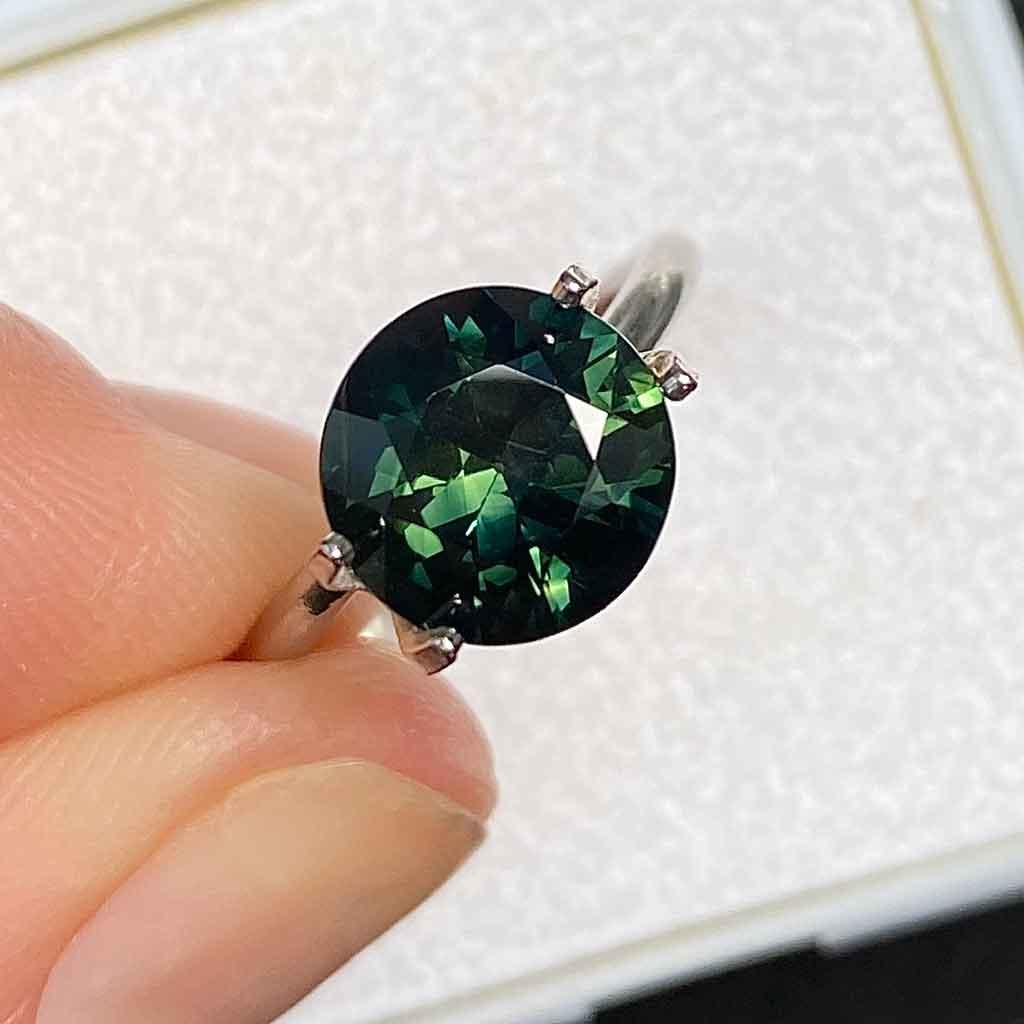 3.02ct round Australian green sapphire - Lizunova Fine Jewels