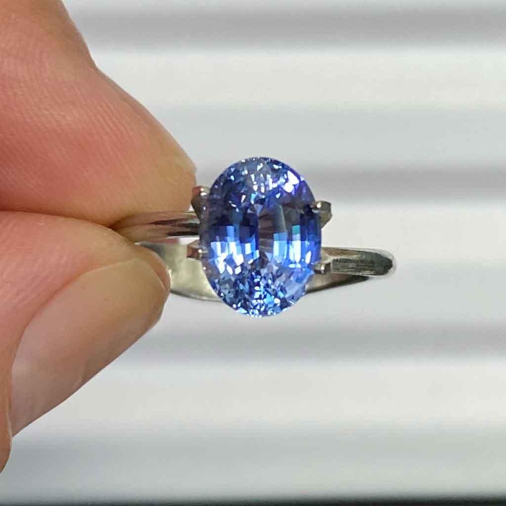 3.12ct oval light blue sapphire - Lizunova Fine Jewels