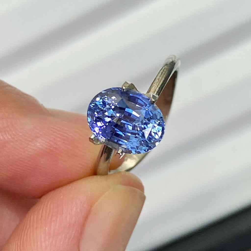 3.12ct oval light blue sapphire - Lizunova Fine Jewels