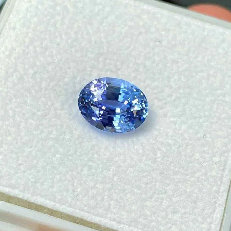 3.12ct oval light blue sapphire - Lizunova Fine Jewels