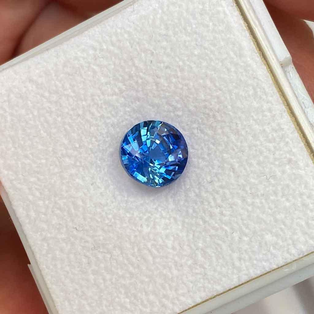 3.32ct round cornflower blue sapphire - Lizunova Fine Jewels