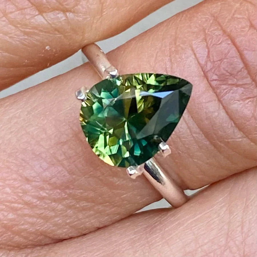 3.43ct pear cut Australian parti sapphire - Lizunova Fine Jewels