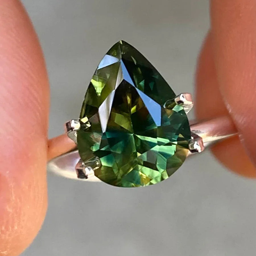 3.43ct pear cut Australian parti sapphire - Lizunova Fine Jewels