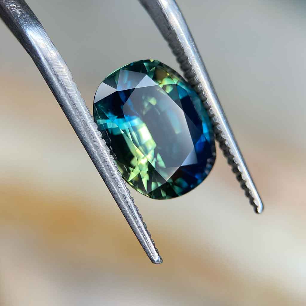 3.54ct blue green yellow Australian parti sapphire available for bespoke engagement ring by Australian jeweller Lizunova, Sydney NSW