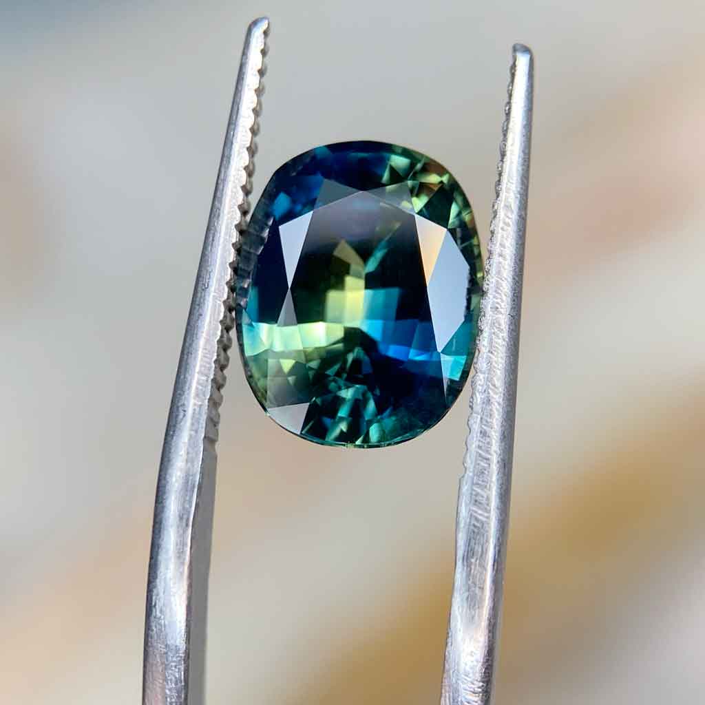 3.54ct blue green yellow Australian parti sapphire available for bespoke engagement ring by Australian jeweller Lizunova, Sydney NSW