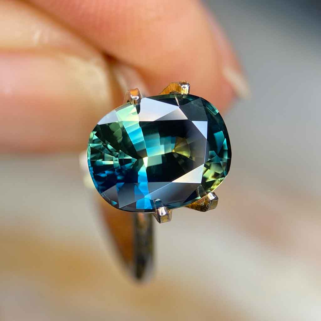 3.54ct blue green yellow Australian parti sapphire available for bespoke engagement ring by Australian jeweller Lizunova, Sydney NSW