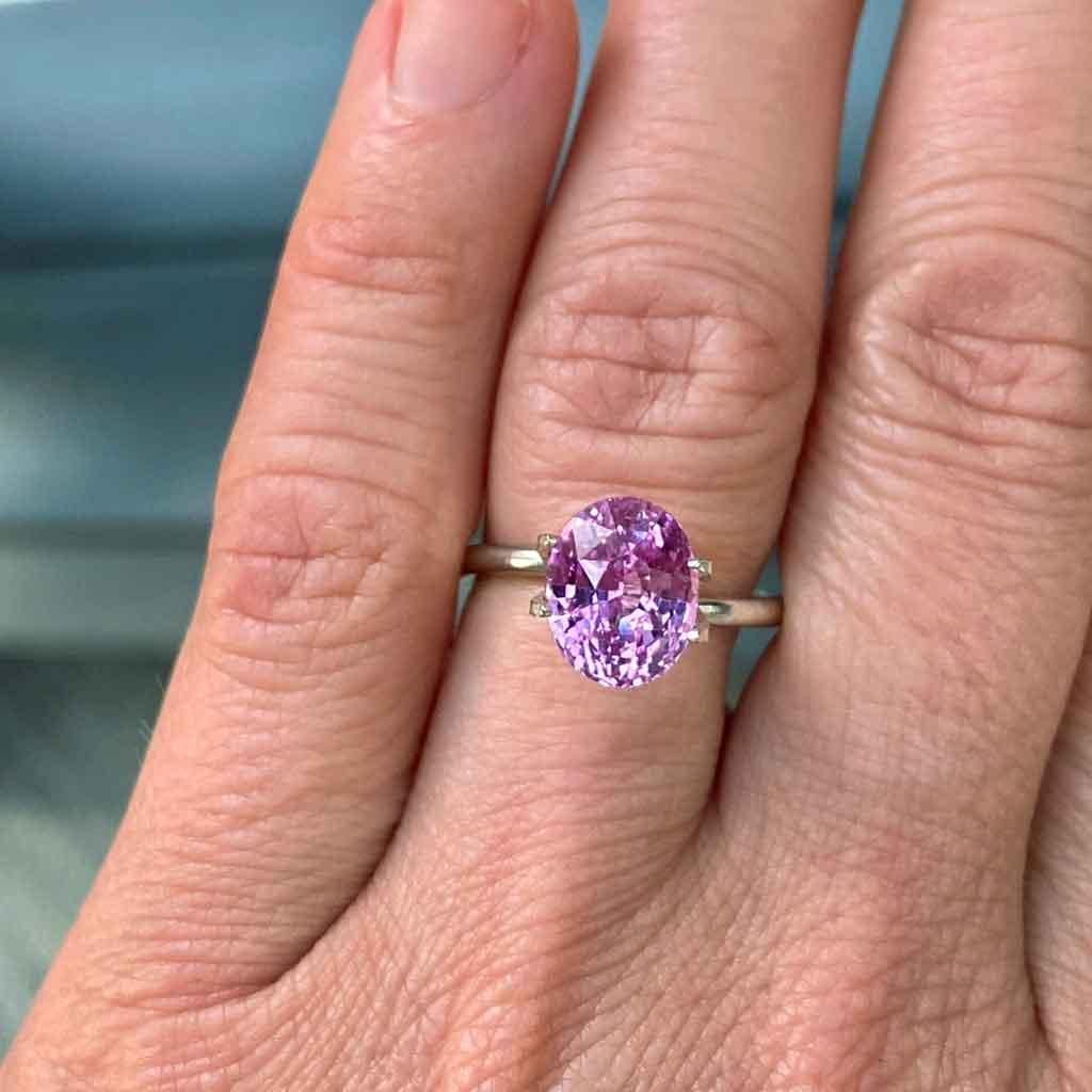 4.03ct oval pink sapphire - Lizunova Fine Jewels
