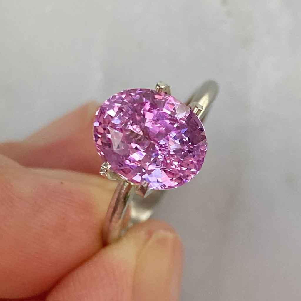 4.03ct oval pink sapphire - Lizunova Fine Jewels