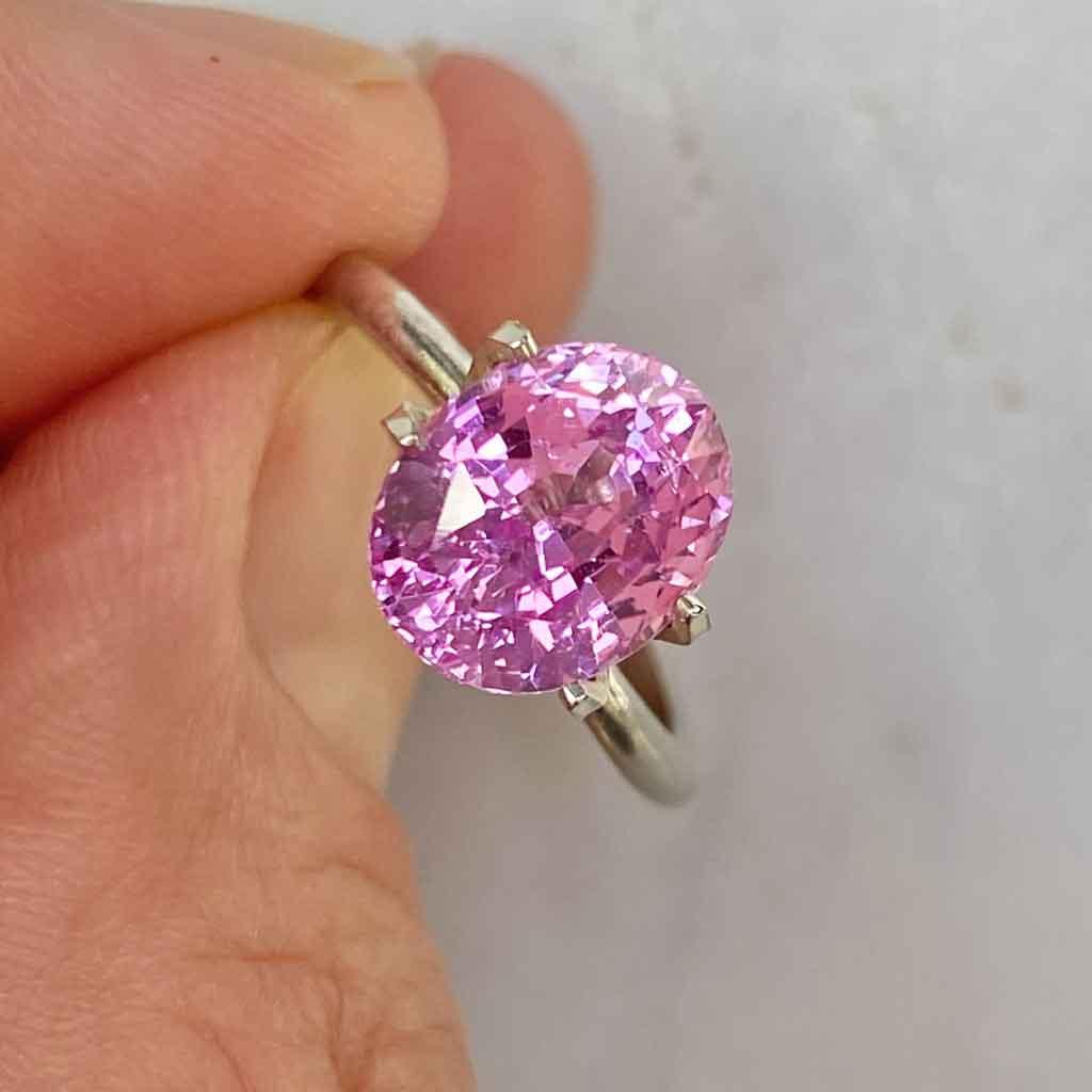 4.03ct oval pink sapphire - Lizunova Fine Jewels