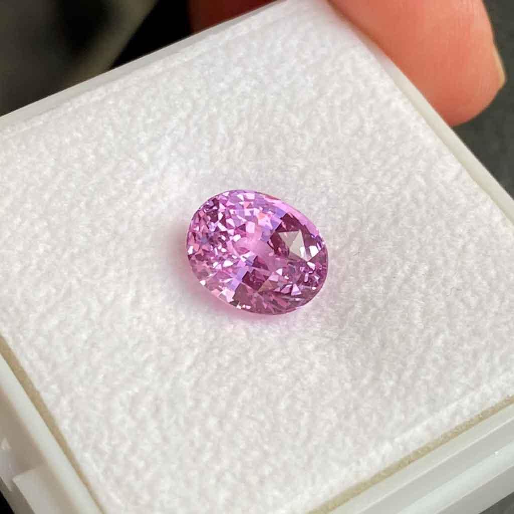 4.03ct oval pink sapphire - Lizunova Fine Jewels