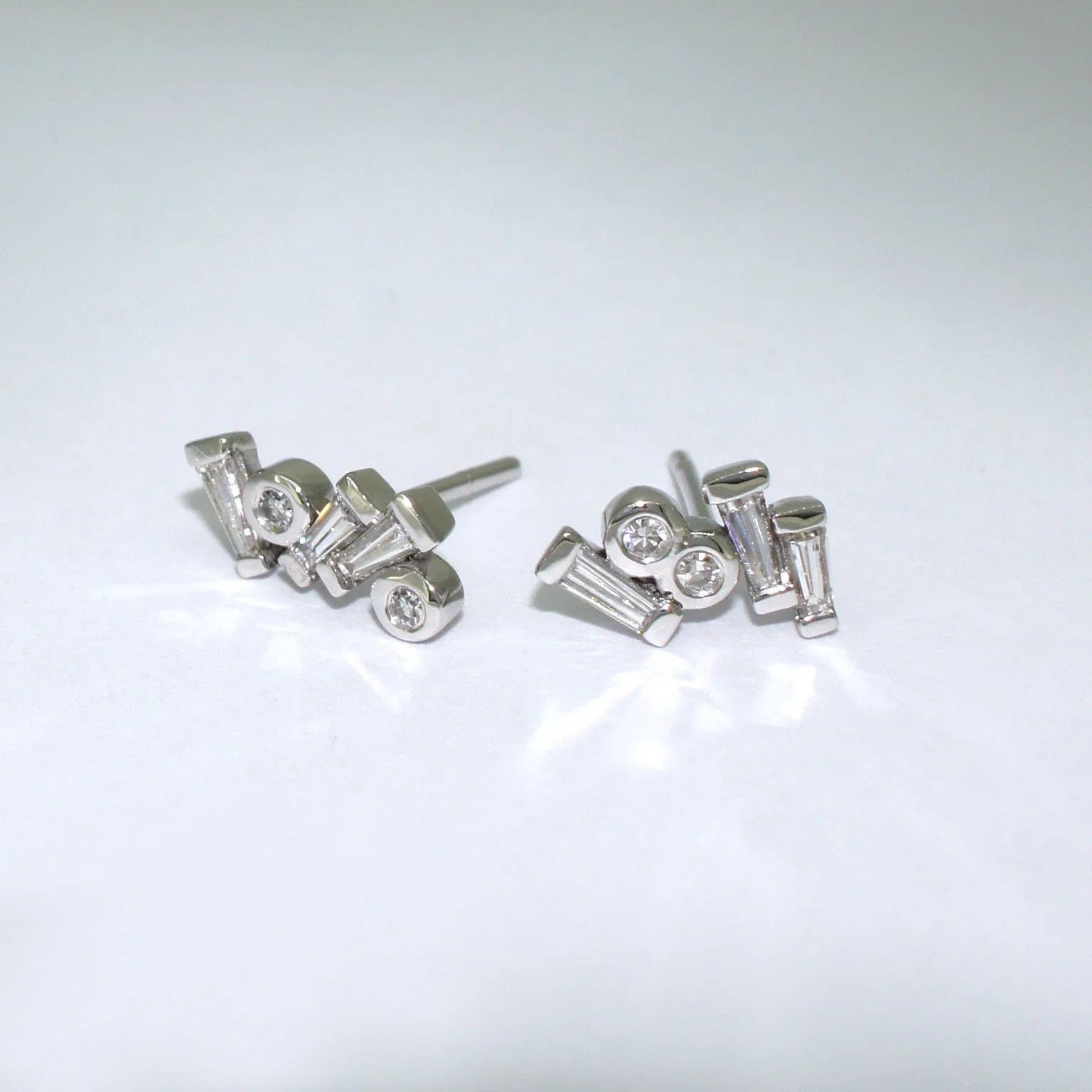 Asymmetric | Diamond studs - Lizunova Fine Jewels