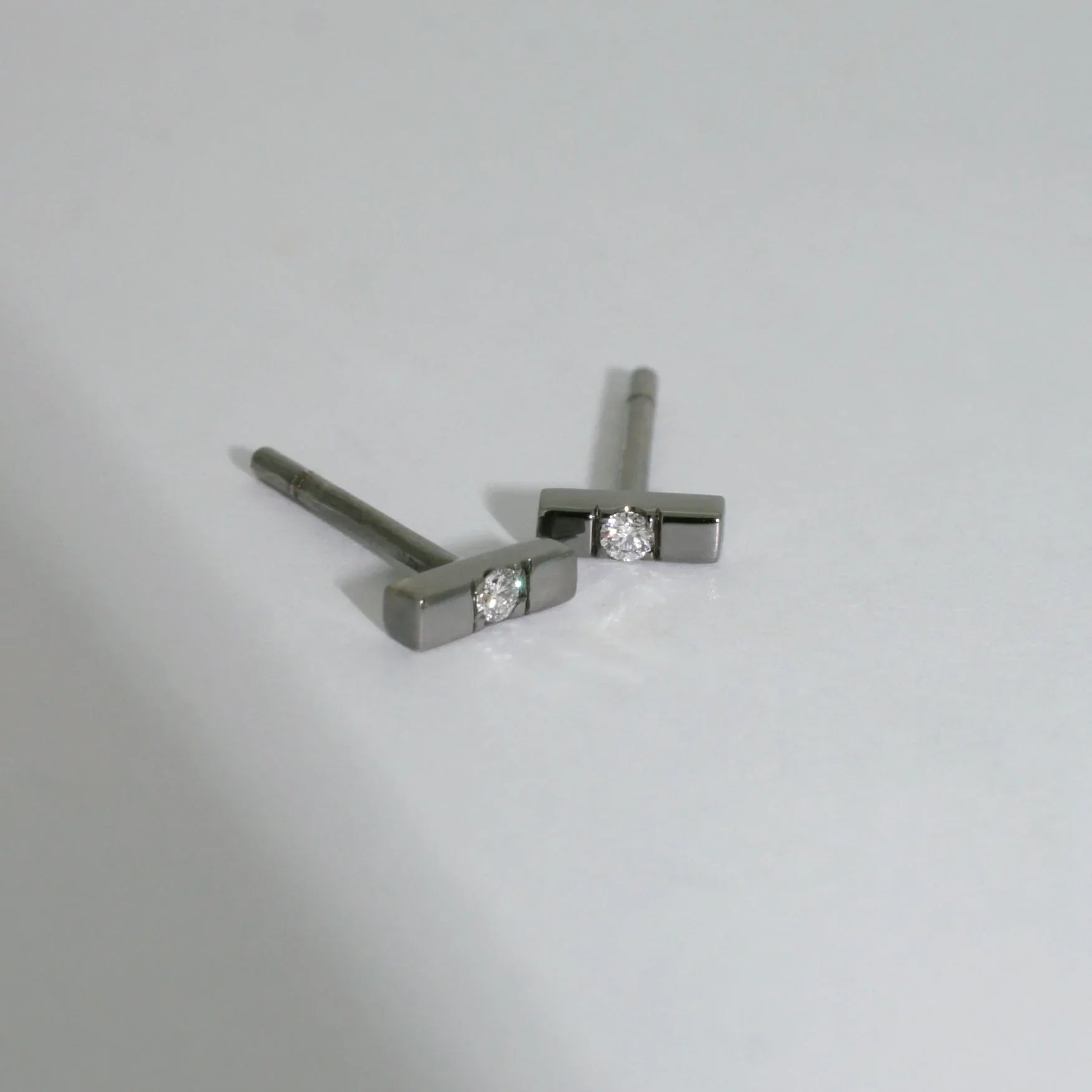 Ava | Diamond stud earrings - Lizunova Fine Jewels