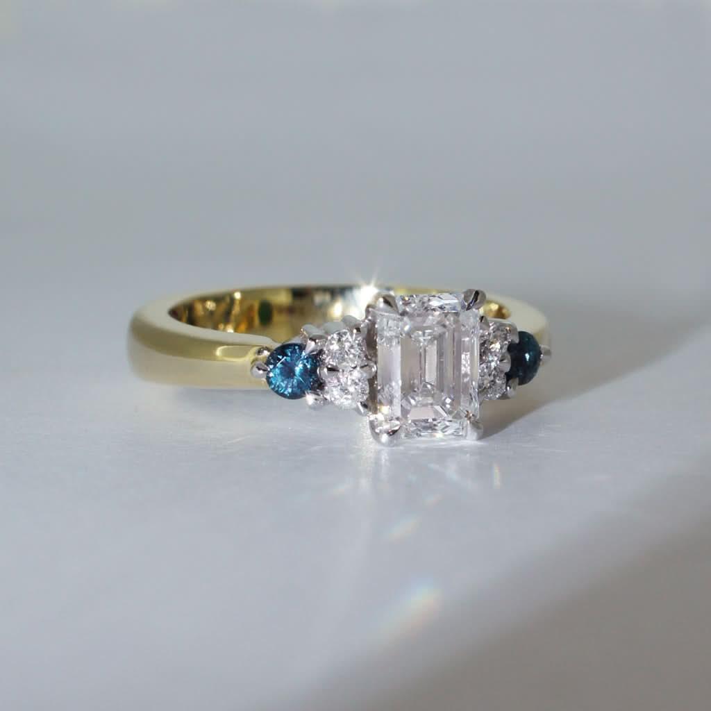 Carolina | Diamond & alexandrite engagement ring - Lizunova Fine Jewels