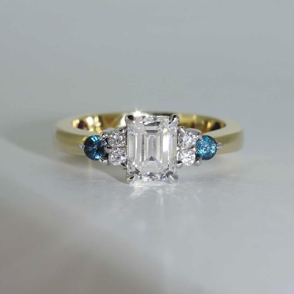 Carolina | Diamond & alexandrite engagement ring - Lizunova Fine Jewels