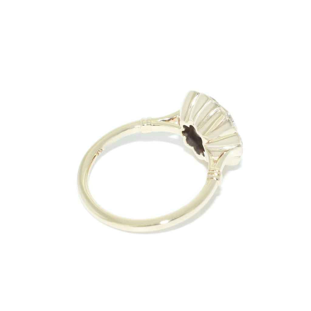 Daisy | Diamond halo engagement ring - Lizunova Fine Jewels