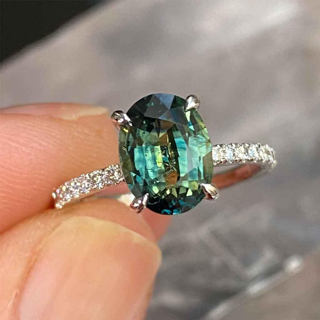 Elle | Teal parti sapphire engagement ring - Lizunova Fine Jewels