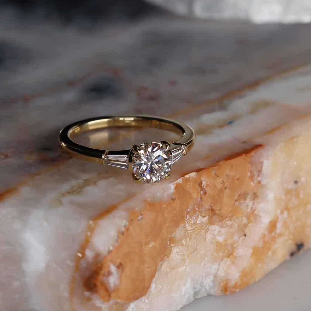 Grace | Diamond engagement ring - Lizunova Fine Jewels