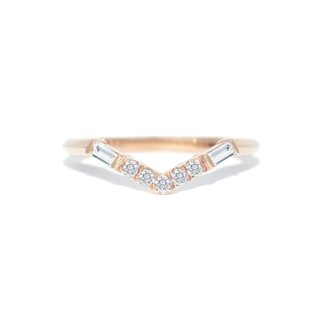 Ida | V shape diamond wedding ring - Lizunova Fine Jewels
