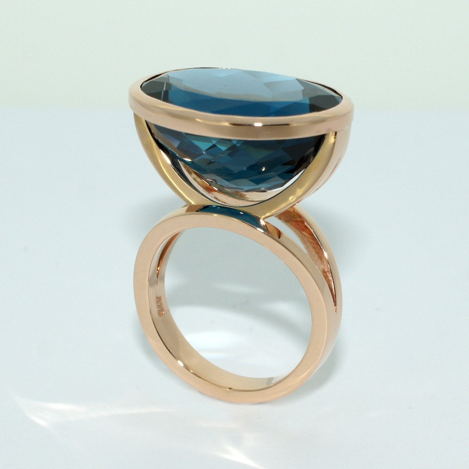 Illuminaire-London-Blue-topz-rose-gold-cocktail-ring-Lizunova-Fine-Jewels-Sydney-NSW-Australia
