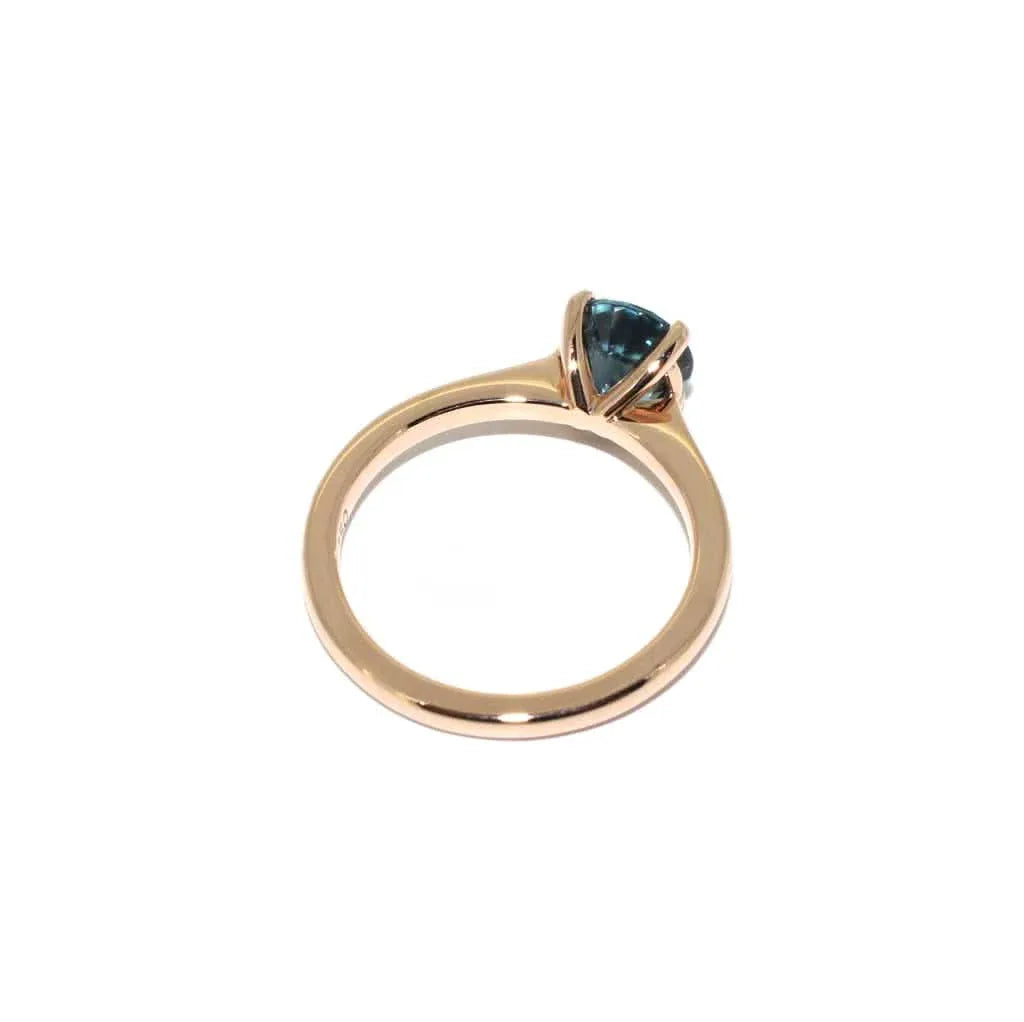 Ina | Round teal sapphire engagement ring - Lizunova Fine Jewels