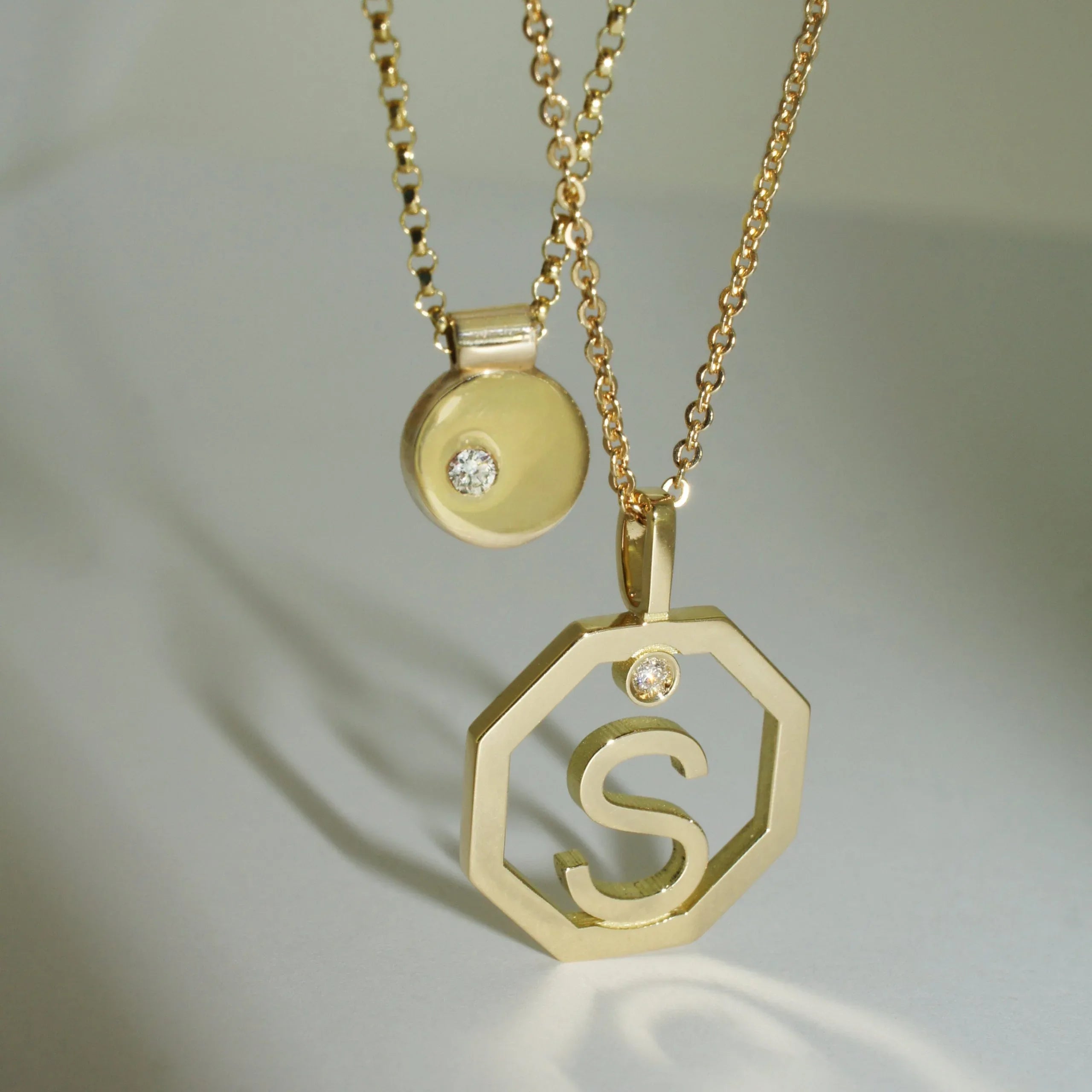 Geometric | Round diamond necklace - Lizunova Fine Jewels