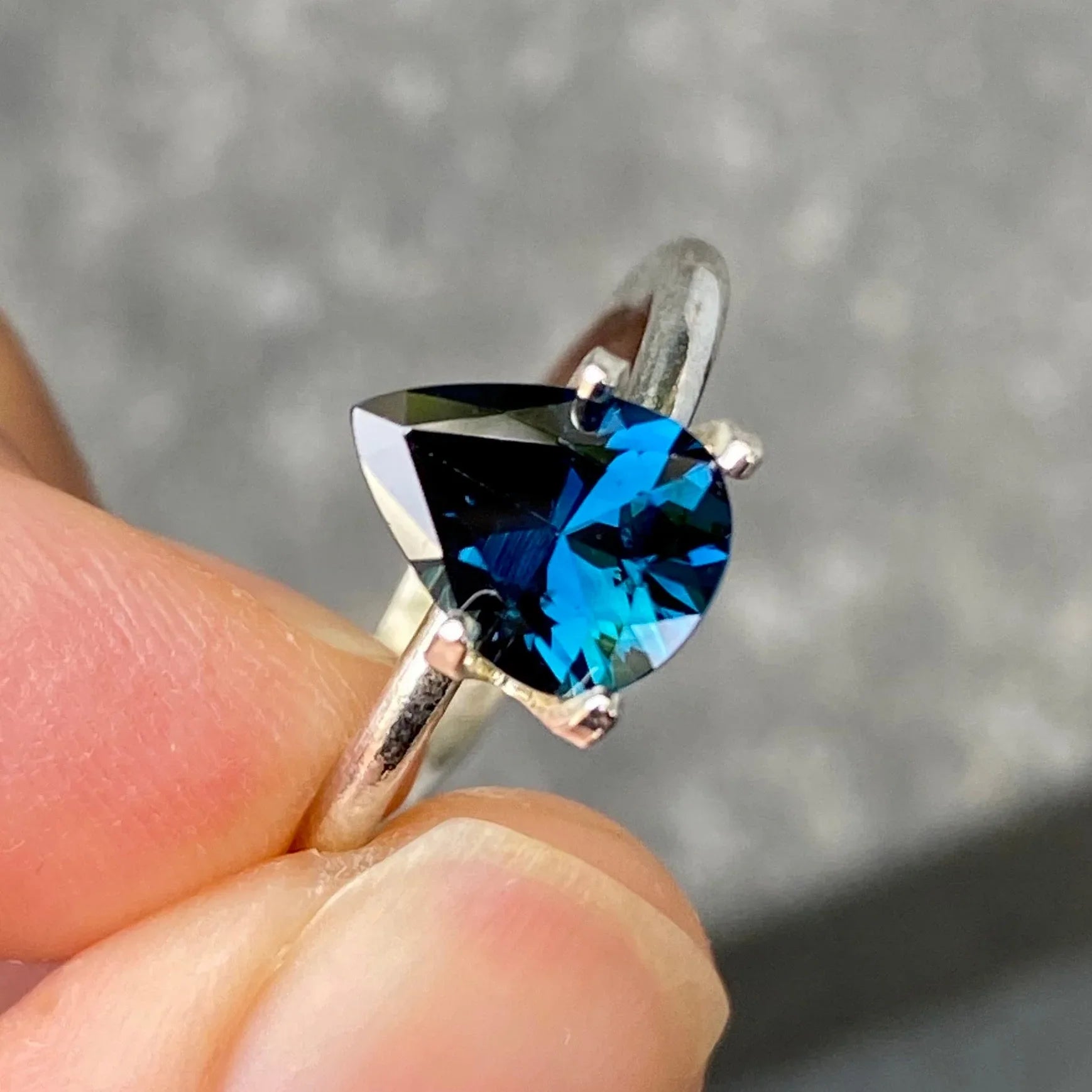 1.73ct pear cut Australian teal sapphire - Lizunova Fine Jewels