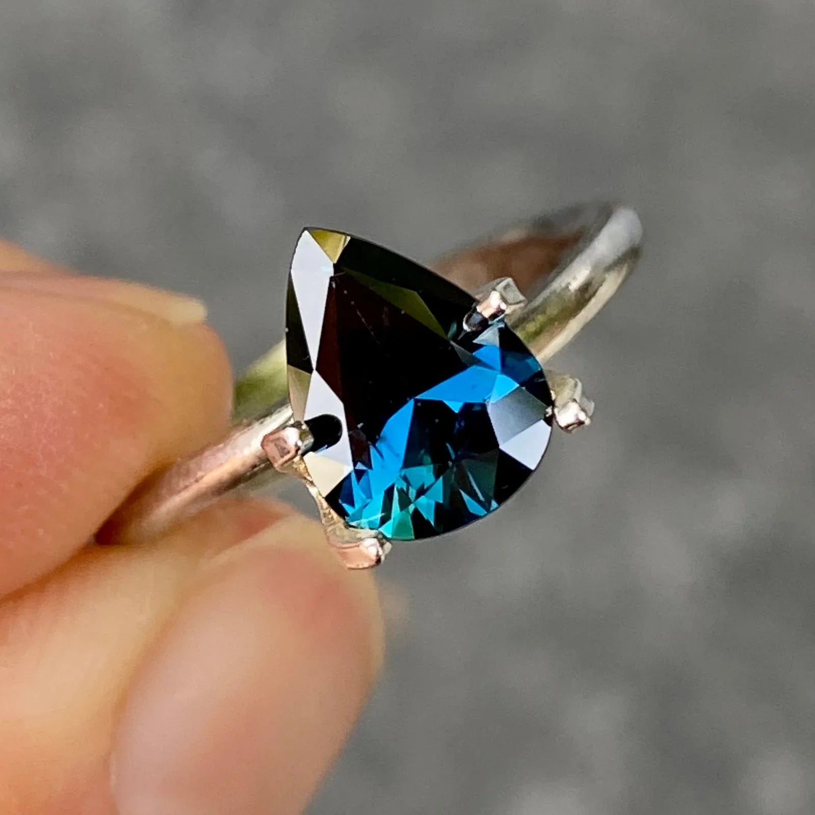 1.73ct pear cut Australian teal sapphire - Lizunova Fine Jewels