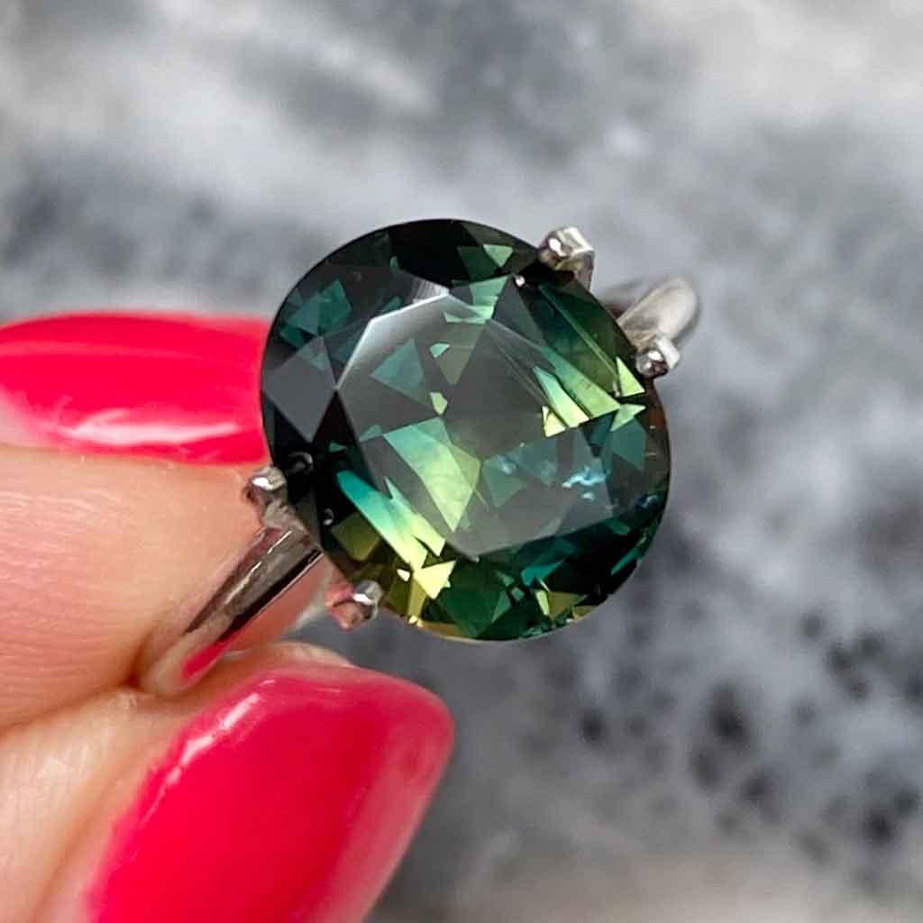 4.72ct oval Australian teal parti sapphire - Lizunova Fine Jewels