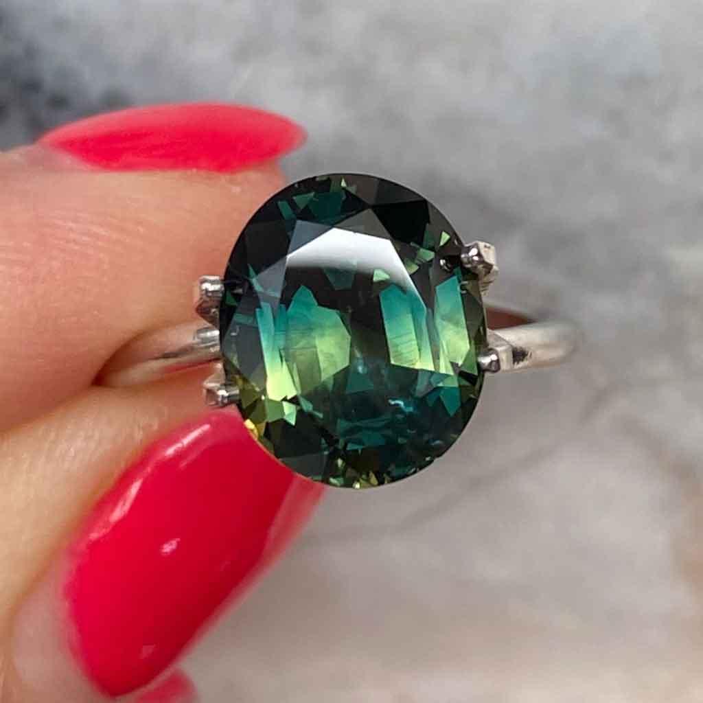 4.72ct oval Australian teal parti sapphire - Lizunova Fine Jewels