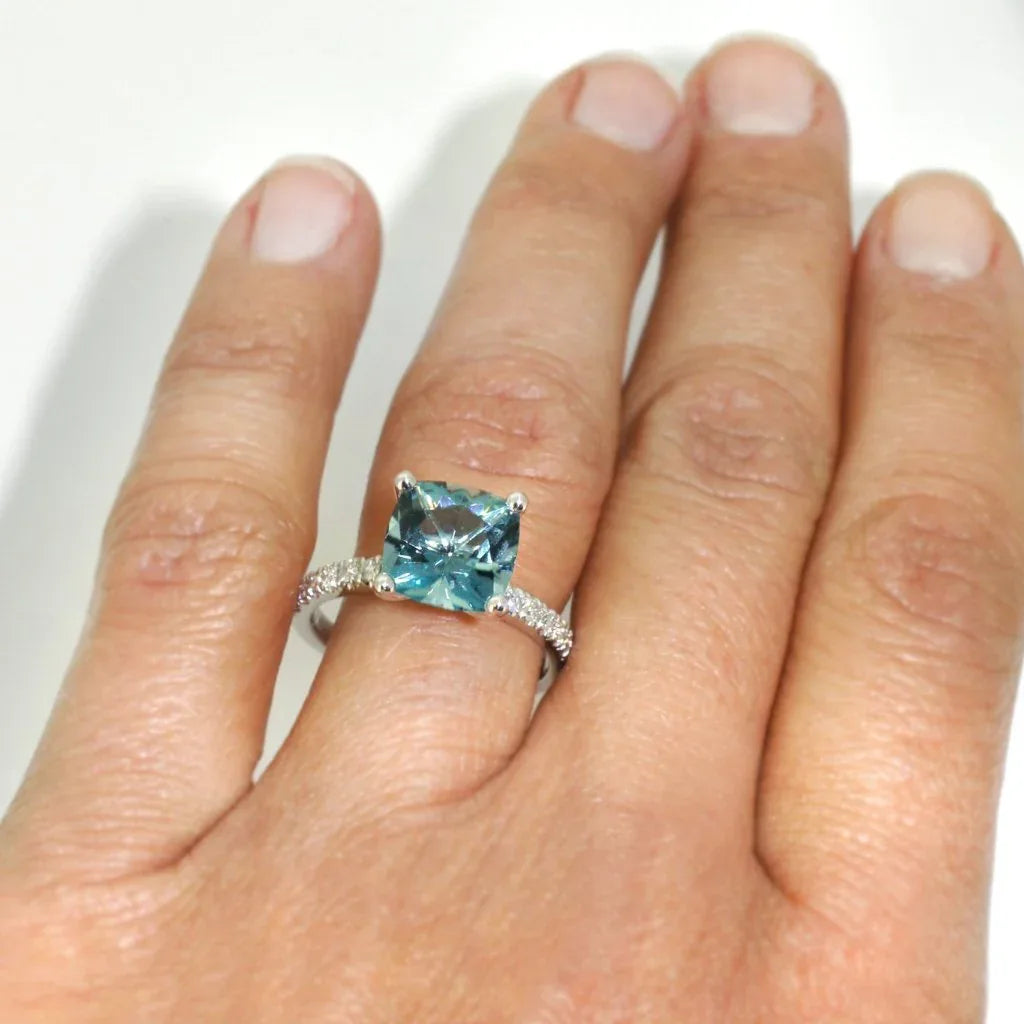 Lumiere | Aquamarine & diamond ring - Lizunova Fine Jewels