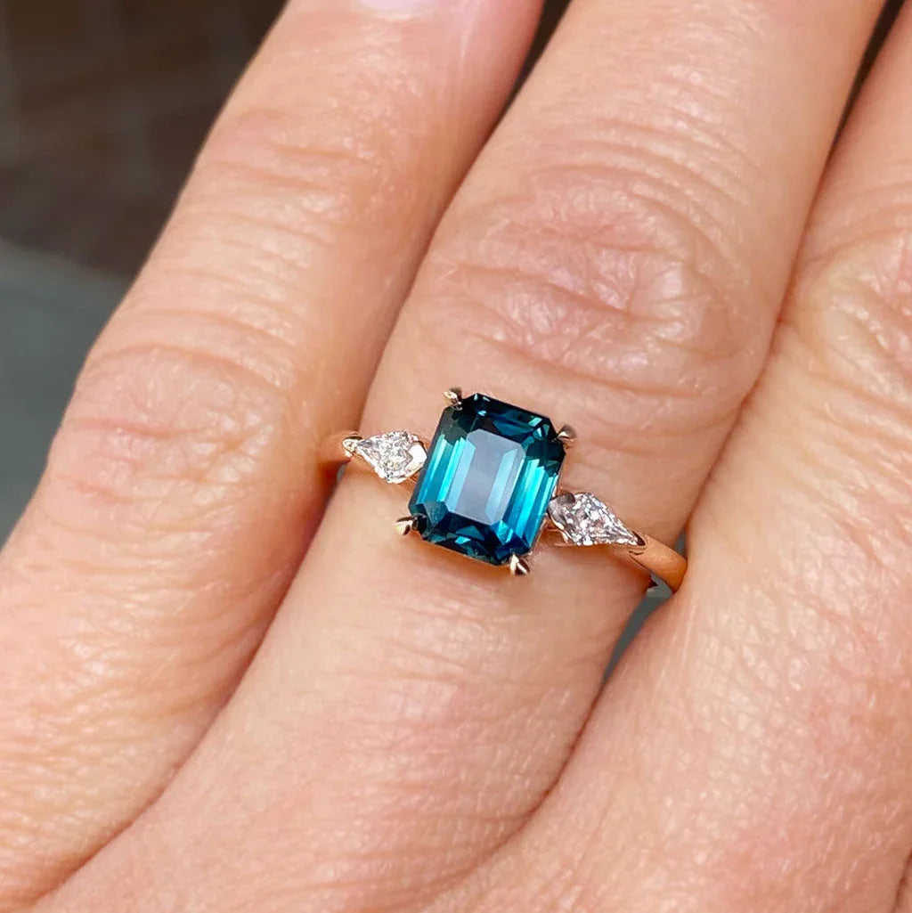 Maddie | Teal sapphire & diamond kite engagement ring - Lizunova Fine Jewels