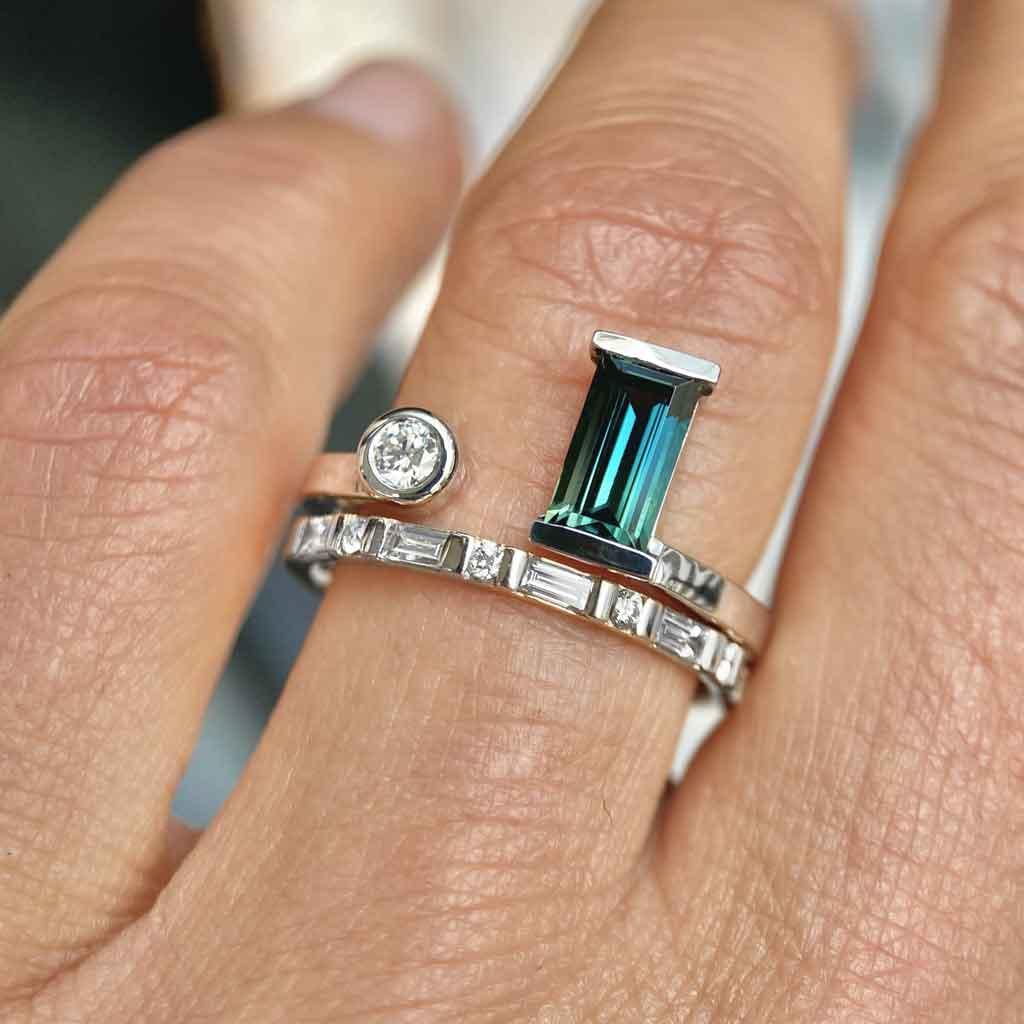Manhattan | Teal sapphire & diamond toi et moi ring - Lizunova Fine Jewels