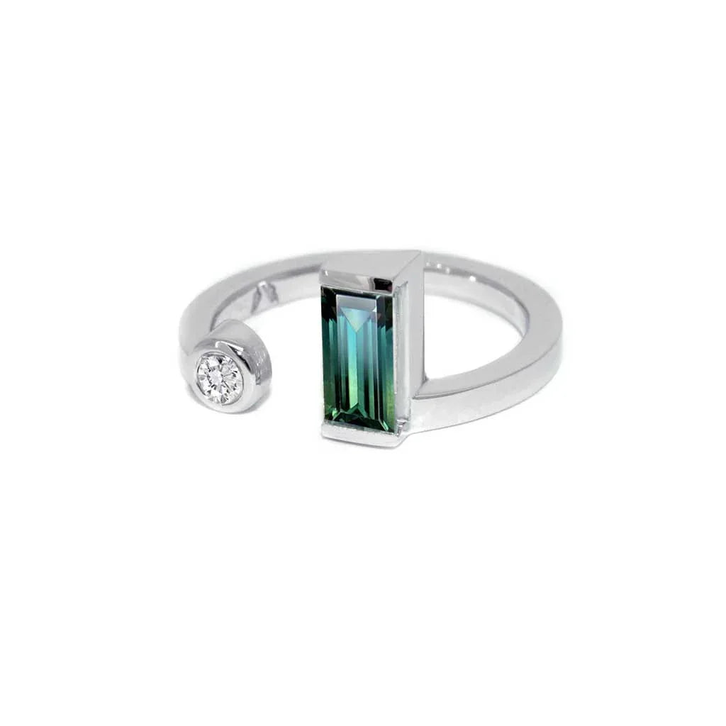 Manhattan | Teal sapphire & diamond toi et moi ring - Lizunova Fine Jewels