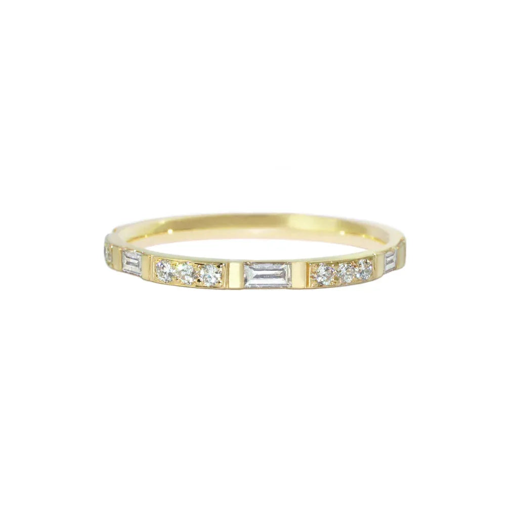 Molly | Baguette & round diamond wedding ring - Lizunova Fine Jewels