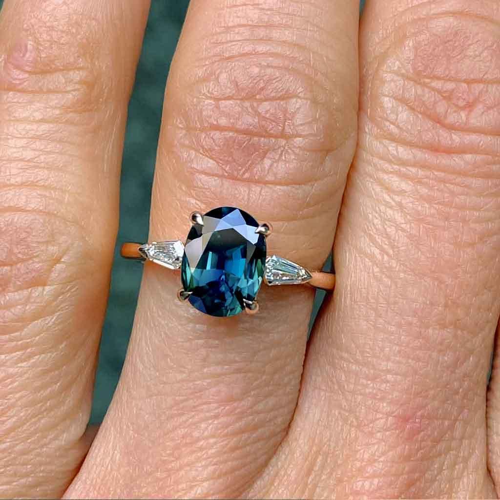 Perth | Oval teal sapphire & kite diamond engagement ring - Lizunova Fine Jewels
