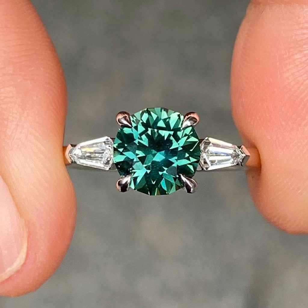 Perth | Round teal sapphire kite diamond engagement ring - Lizunova Fine Jewels