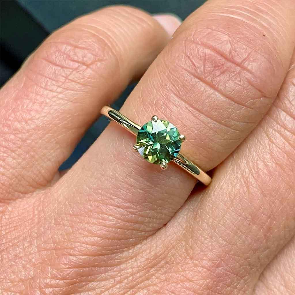 Riga | Australian light green sapphire engagement ring - Lizunova Fine Jewels