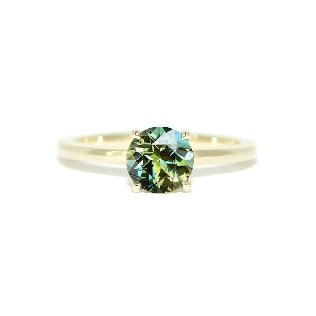 Riga | Australian light green sapphire engagement ring - Lizunova Fine Jewels