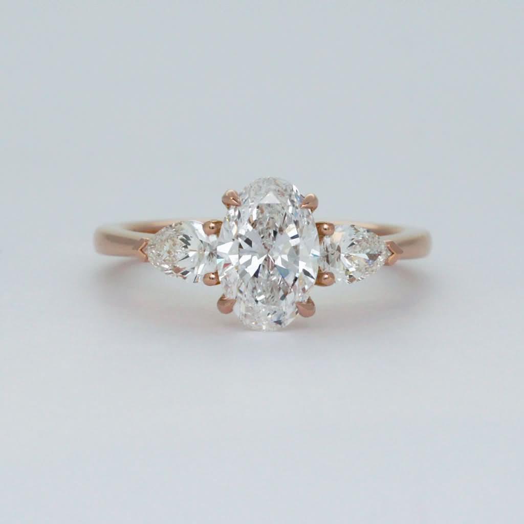 Sofia | Oval diamond engagement ring - Lizunova Fine Jewels