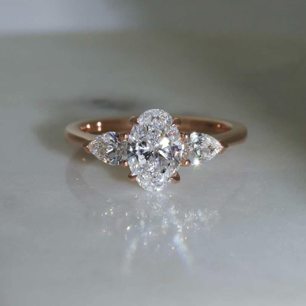 Sofia | Oval diamond engagement ring - Lizunova Fine Jewels