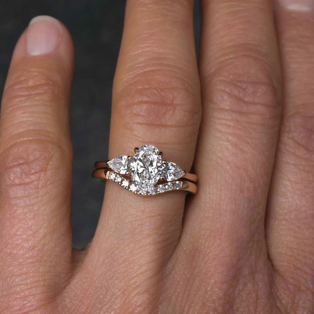 Sofia | Oval diamond engagement ring - Lizunova Fine Jewels