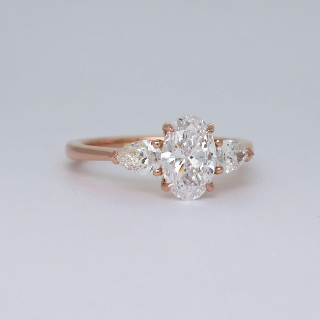 Sofia | Oval diamond engagement ring - Lizunova Fine Jewels